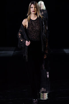 Giorgio Armani fashion show for Autumn/Winter 2003