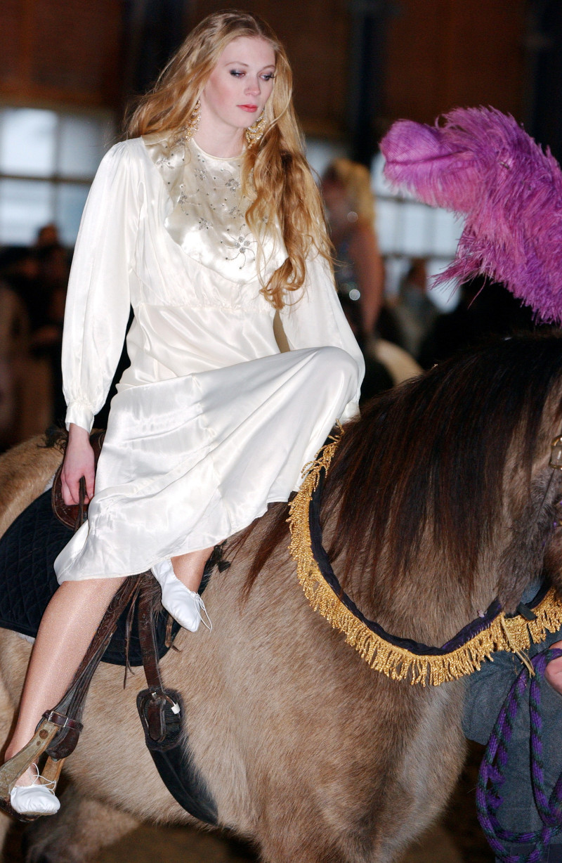 Imitation of Christ fashion show for Autumn/Winter 2003