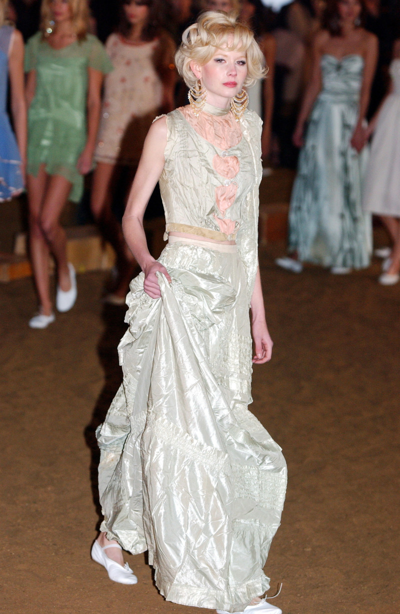 Imitation of Christ fashion show for Autumn/Winter 2003