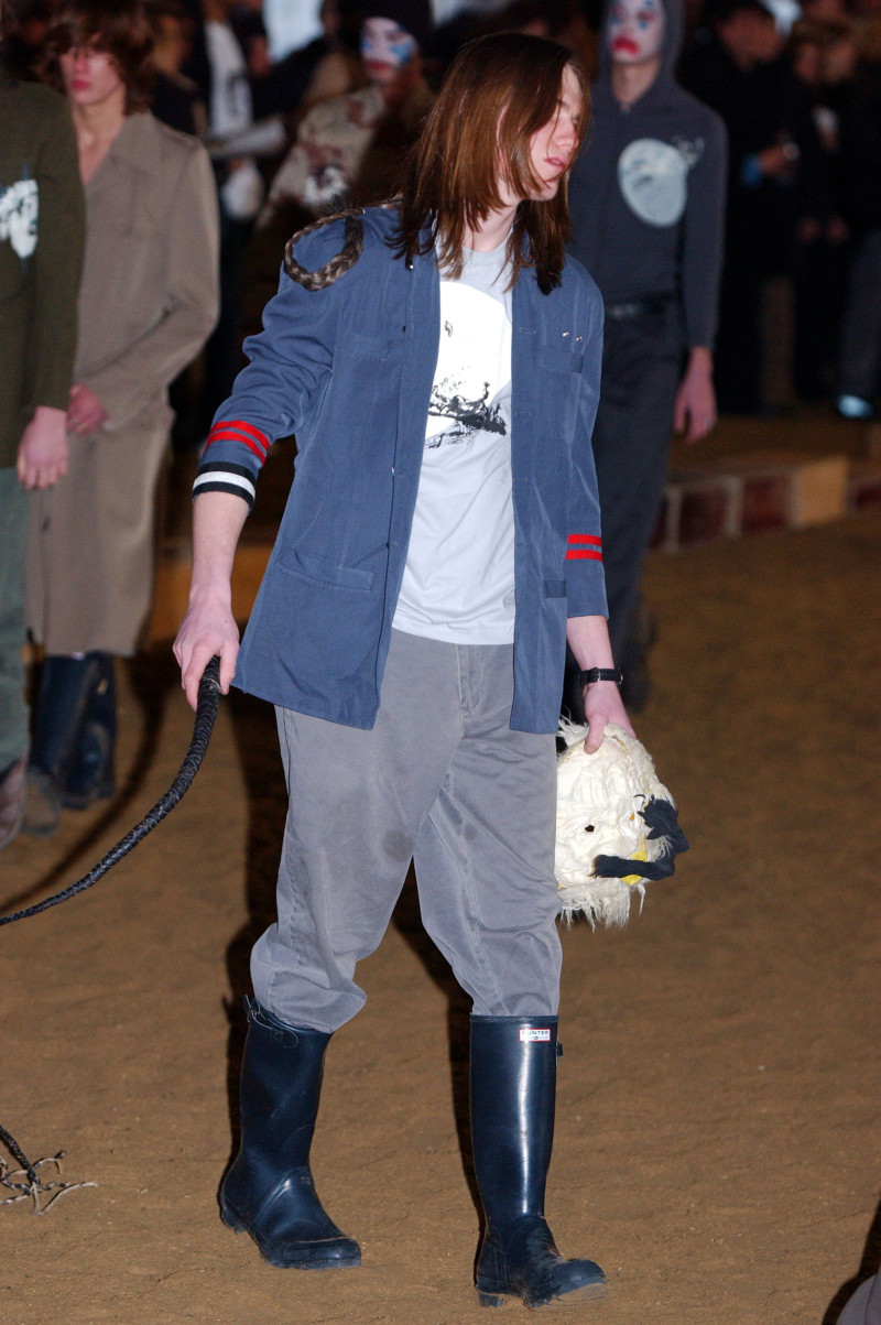 Imitation of Christ fashion show for Autumn/Winter 2003