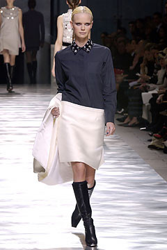 Louis Vuitton fashion show for Autumn/Winter 2003
