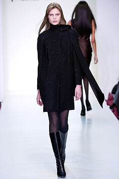 Nicole Miller fashion show for Autumn/Winter 2003