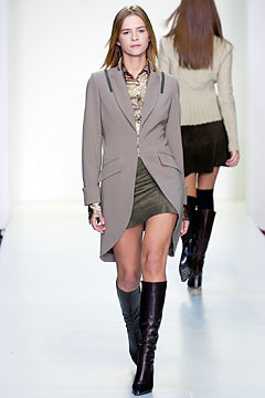 Nicole Miller fashion show for Autumn/Winter 2003