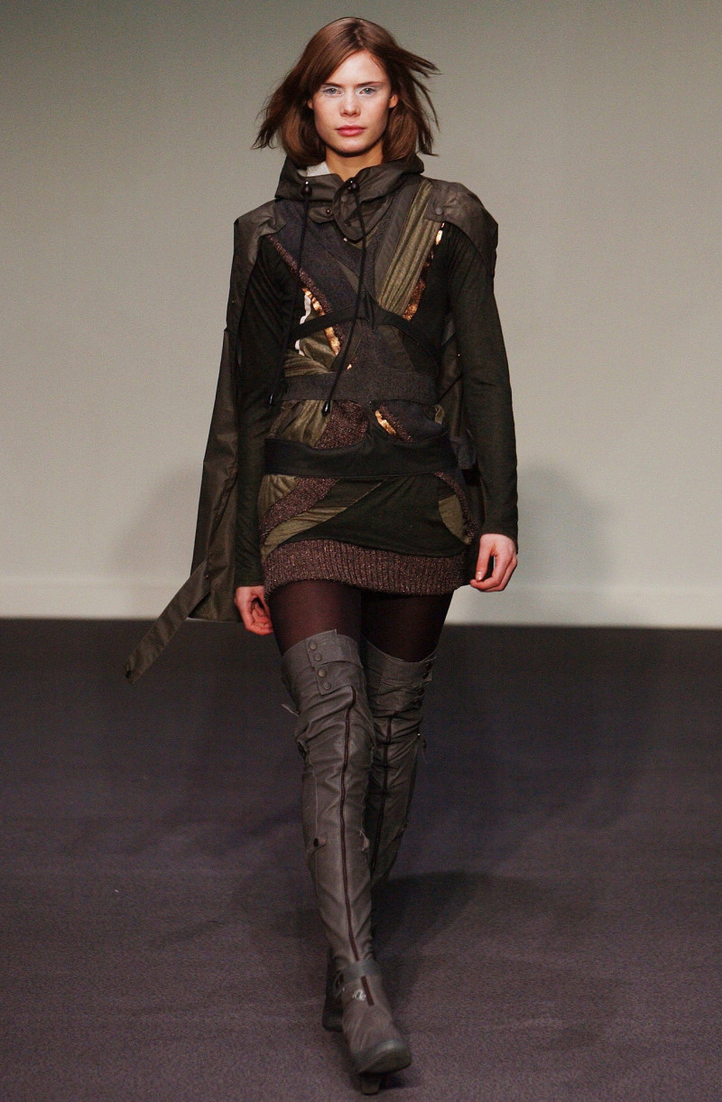 Preen by Thornton Bregazzi fashion show for Autumn/Winter 2003