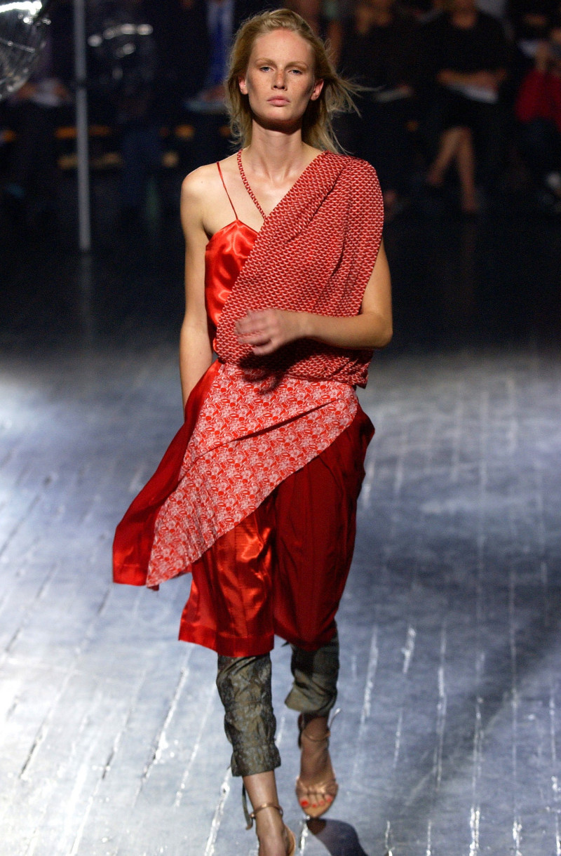 A.F. Vandevorst fashion show for Spring/Summer 2003