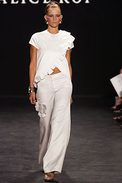 Alice Roi fashion show for Spring/Summer 2003