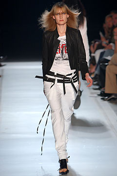Ann Demeulemeester fashion show for Spring/Summer 2003
