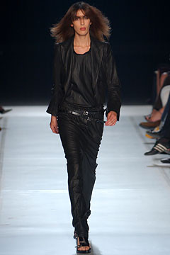 Ann Demeulemeester fashion show for Spring/Summer 2003