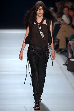 Ann Demeulemeester fashion show for Spring/Summer 2003