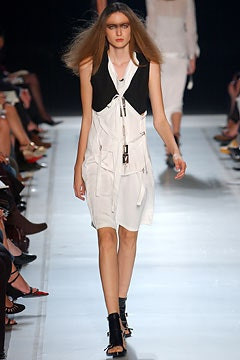 Ann Demeulemeester fashion show for Spring/Summer 2003
