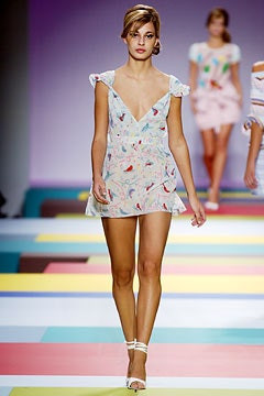 Cacharel fashion show for Spring/Summer 2003