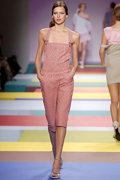 Cacharel fashion show for Spring/Summer 2003