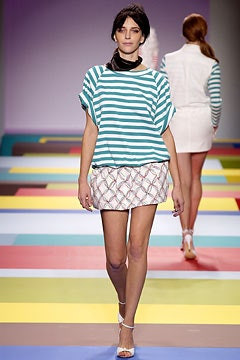 Cacharel fashion show for Spring/Summer 2003