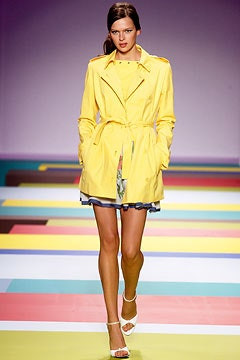 Cacharel fashion show for Spring/Summer 2003