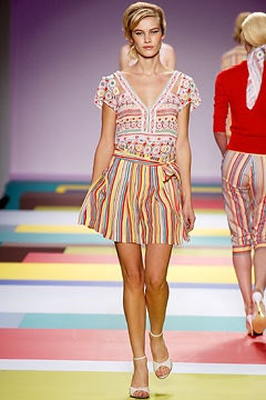 Cacharel fashion show for Spring/Summer 2003