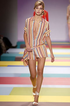 Cacharel fashion show for Spring/Summer 2003
