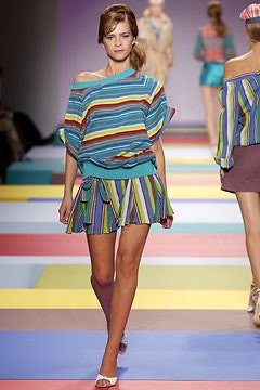 Cacharel fashion show for Spring/Summer 2003