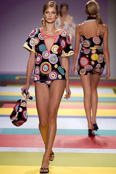 Cacharel fashion show for Spring/Summer 2003
