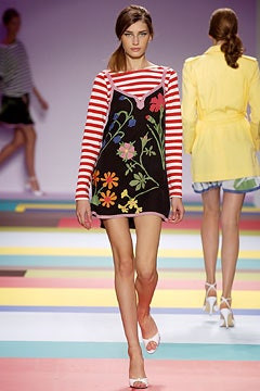 Cacharel fashion show for Spring/Summer 2003