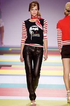 Cacharel fashion show for Spring/Summer 2003