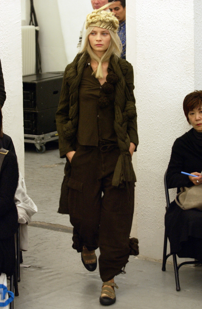 Comme Des Garcons fashion show for Spring/Summer 2003