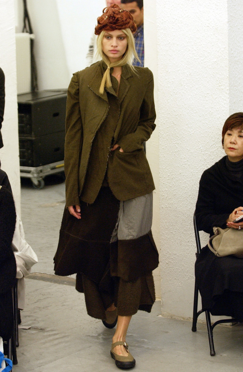 Comme Des Garcons fashion show for Spring/Summer 2003