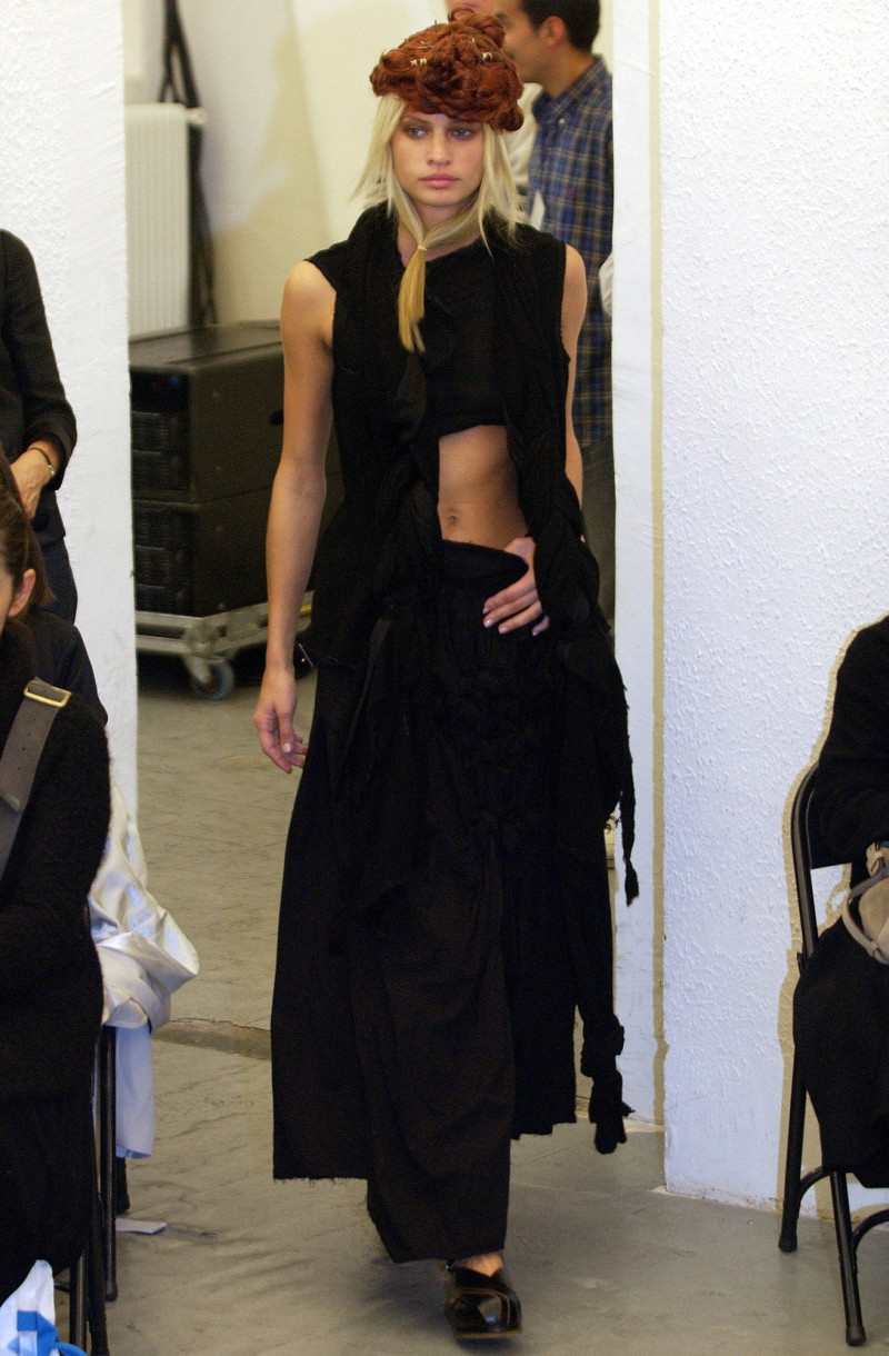 Comme Des Garcons fashion show for Spring/Summer 2003