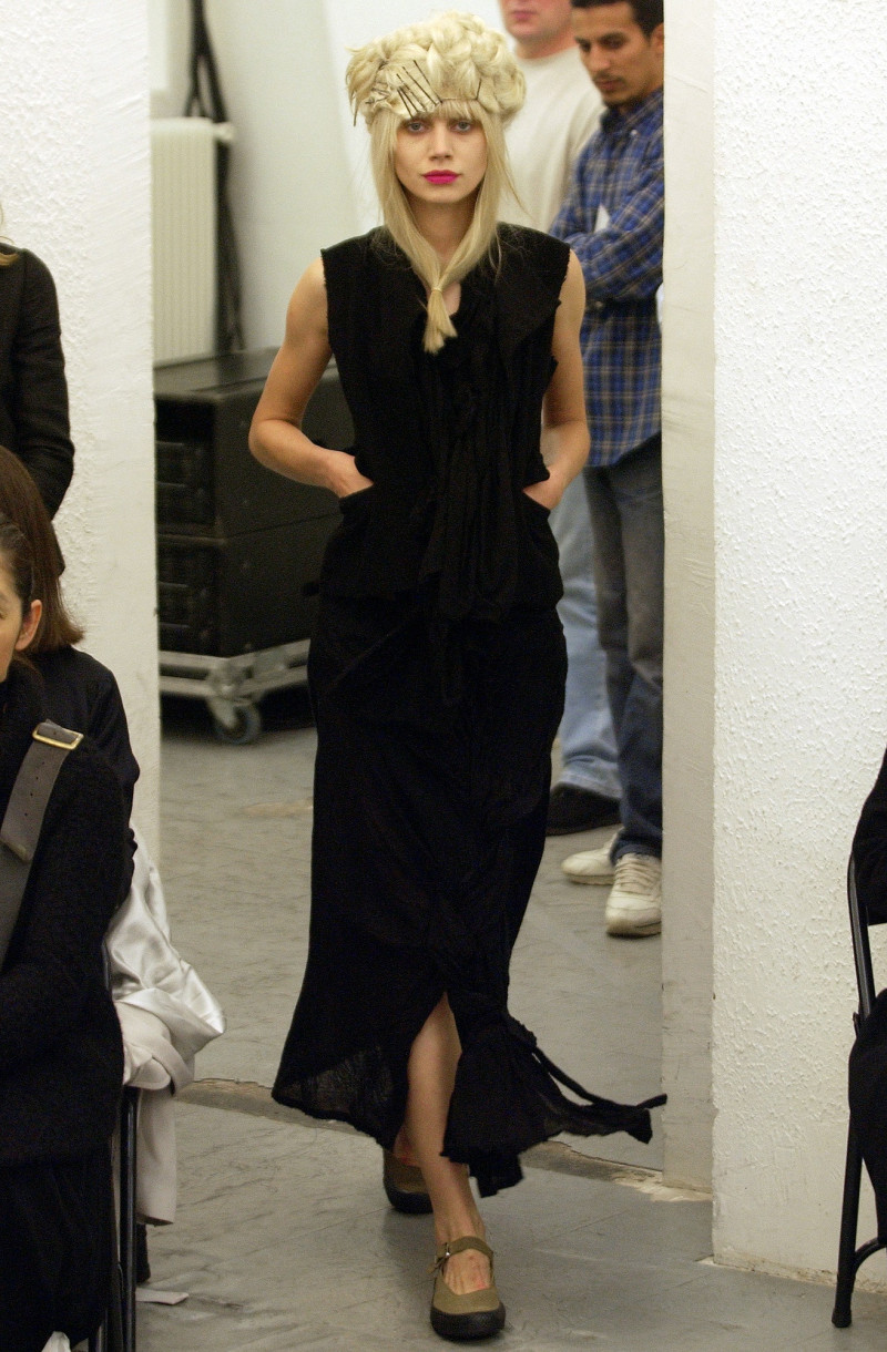 Comme Des Garcons fashion show for Spring/Summer 2003