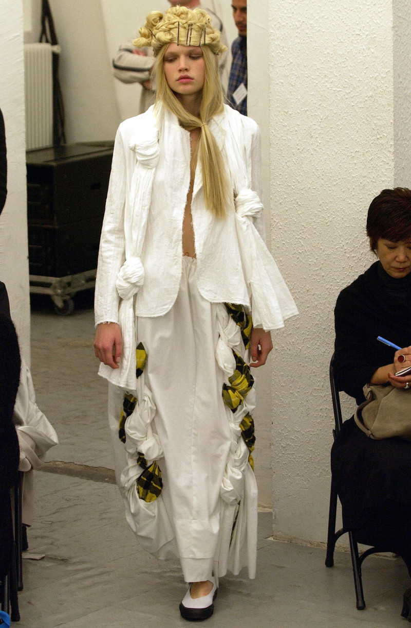 Comme Des Garcons fashion show for Spring/Summer 2003
