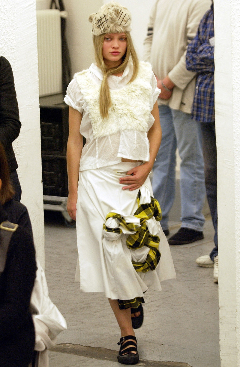 Comme Des Garcons fashion show for Spring/Summer 2003