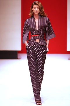 Gianfranco Ferré fashion show for Spring/Summer 2003