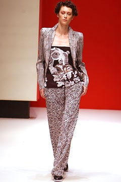 Gianfranco Ferré fashion show for Spring/Summer 2003