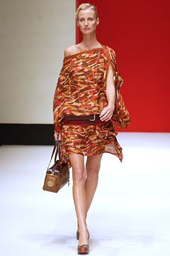 Gianfranco Ferré fashion show for Spring/Summer 2003