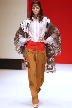 Gianfranco Ferré fashion show for Spring/Summer 2003