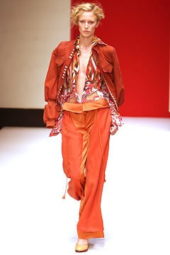 Gianfranco Ferré fashion show for Spring/Summer 2003