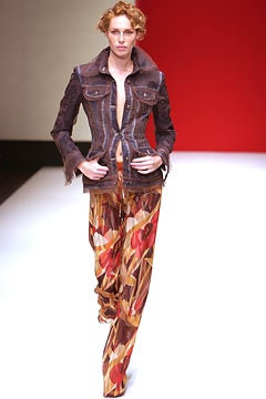 Gianfranco Ferré fashion show for Spring/Summer 2003