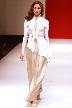 Gianfranco Ferré fashion show for Spring/Summer 2003