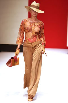 Gianfranco Ferré fashion show for Spring/Summer 2003