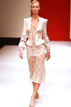 Gianfranco Ferré fashion show for Spring/Summer 2003