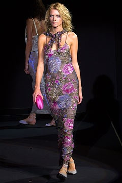 Giorgio Armani fashion show for Spring/Summer 2003