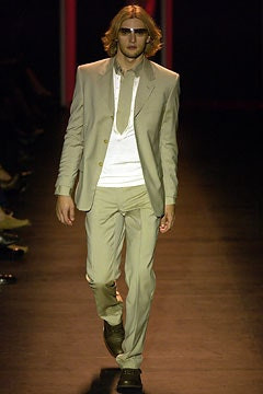 Kenneth Cole New York fashion show for Spring/Summer 2003