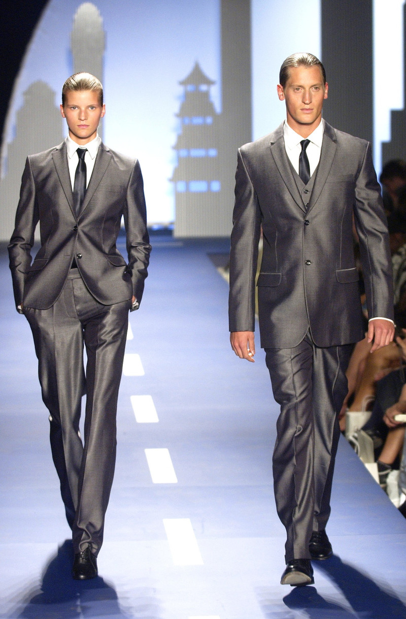 Miguel Adrover fashion show for Spring/Summer 2003
