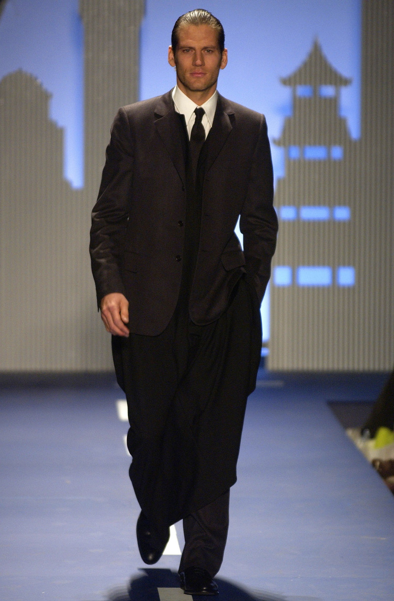 Miguel Adrover fashion show for Spring/Summer 2003