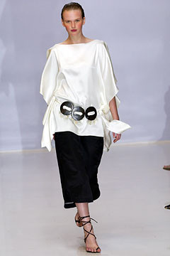 Peter Som fashion show for Spring/Summer 2003