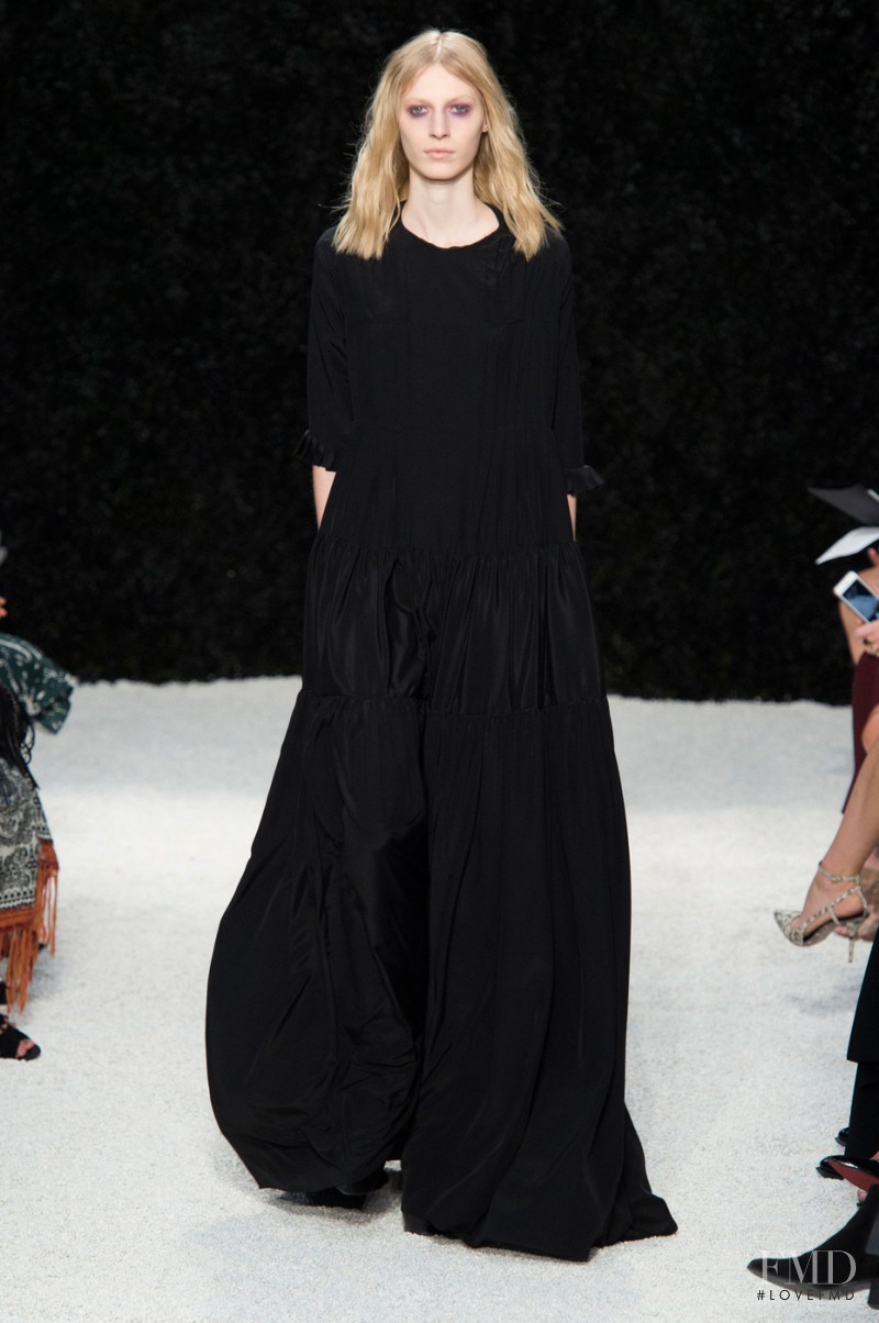 Julia Nobis featured in  the Vera Wang fashion show for Spring/Summer 2015