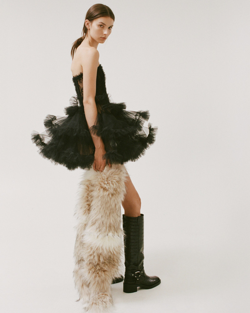 Aknvas lookbook for Resort 2026