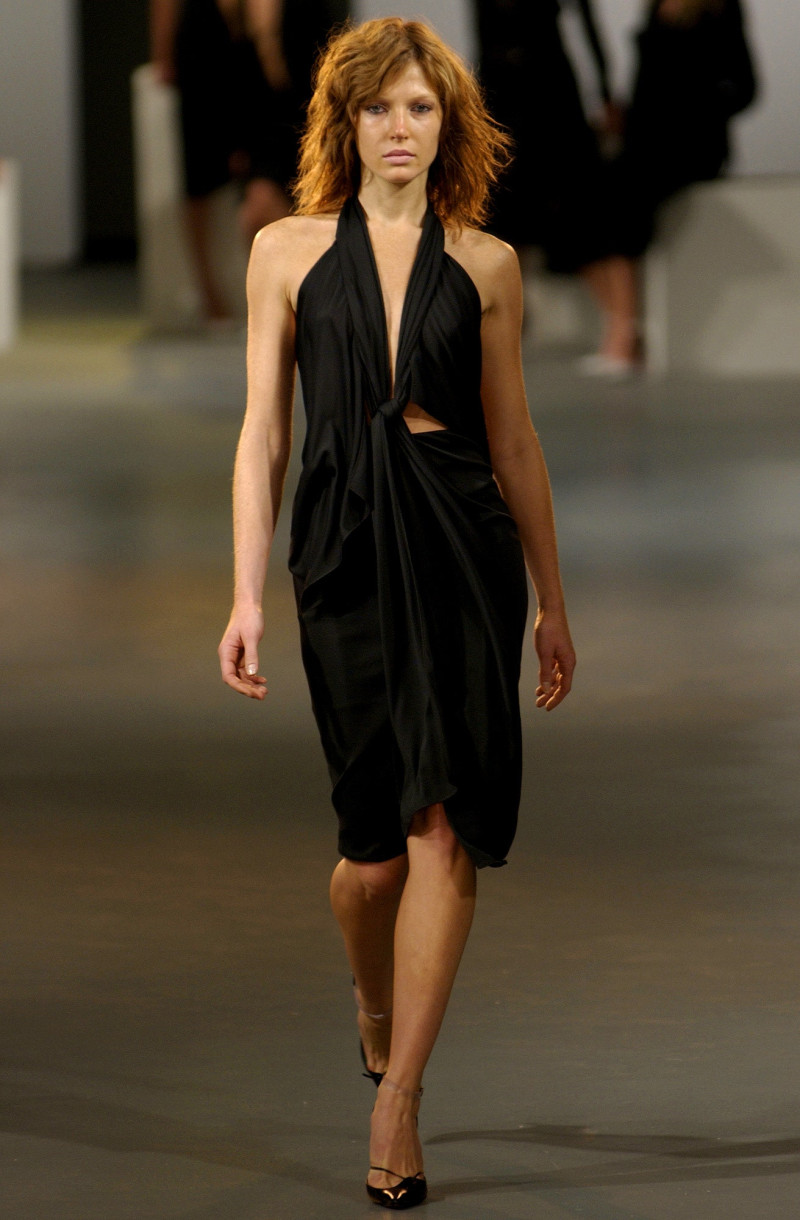 Roland Mouret fashion show for Spring/Summer 2003