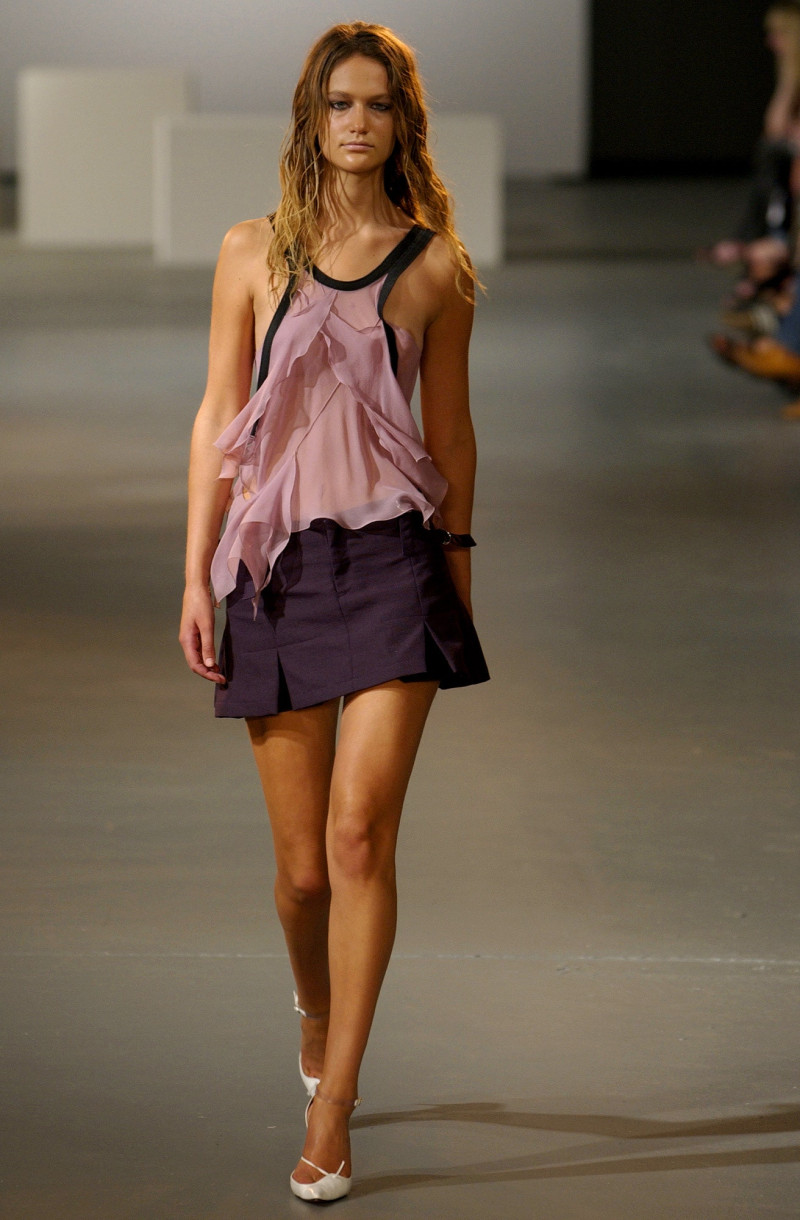 Roland Mouret fashion show for Spring/Summer 2003