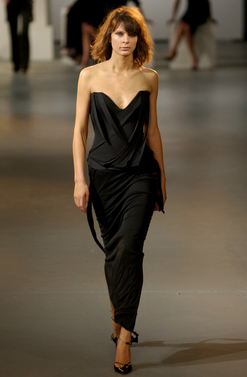 Roland Mouret fashion show for Spring/Summer 2003