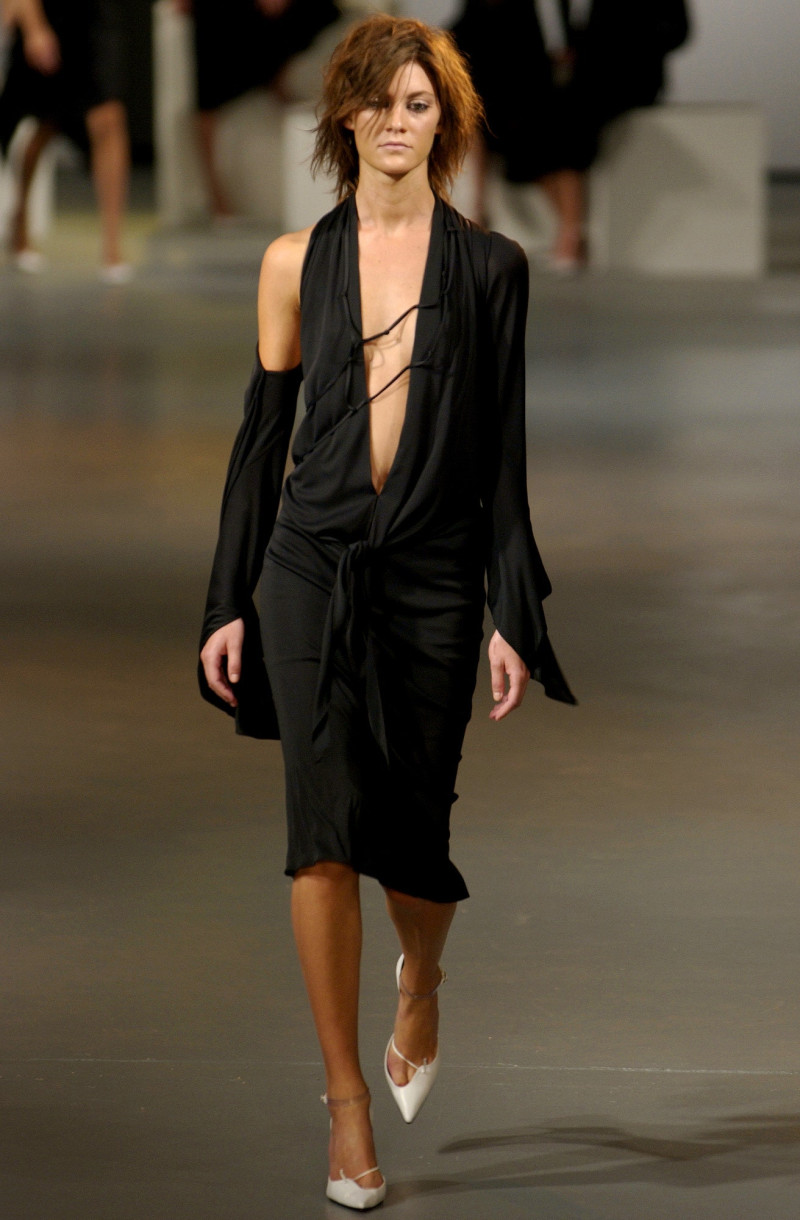 Roland Mouret fashion show for Spring/Summer 2003